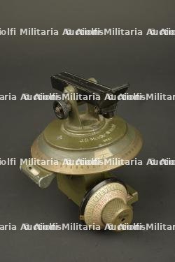 Dispositif pour tir indirect de mitrailleuse MG08. Indirect fire aiming device for MG08 machine gun.