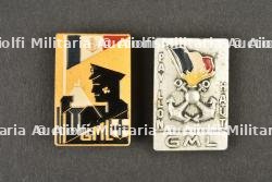 Lot de deux insignes GML