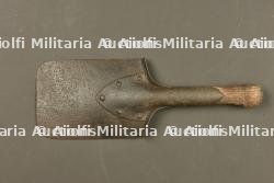 Pelle d'un mitrailleur allemand du JR173 de Saint Avold - Metz. Shovel of a German machine gunner from JR173 of Saint-Avold – Metz — miniature 2