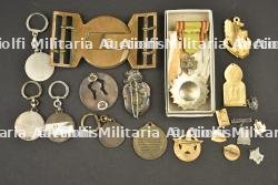 Lot d'insignes et divers — photo 2