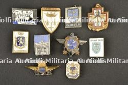 Lot de 10 insignes marine