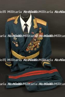 Ensemble veste et culotte d'un Général Colonel — photo 1