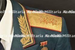 Ensemble veste et culotte d'un Général Colonel — miniature 5