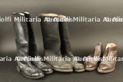 Lot comprenant 1 paire de bottes officier