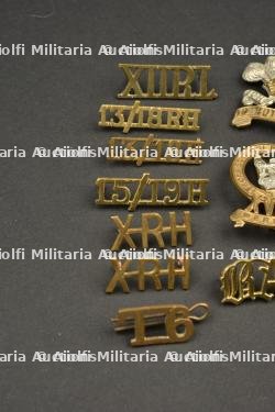 Ensemble de 22 insignes et boutons de cavalerie britanniques — miniature 2