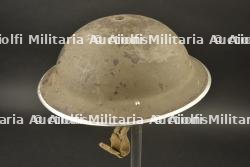 Casque anglais MkII de 1938 avec insigne gallois peint en noir — photo 7
