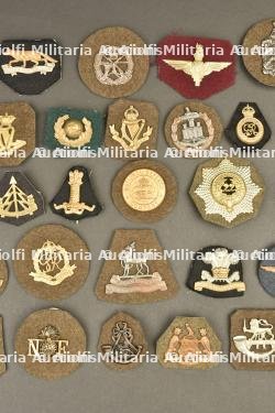 Cap badge Commonwealth. — miniature 3