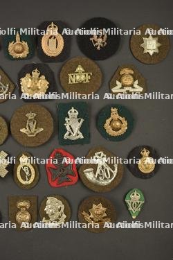 Cap badge Commonwealth. — miniature 2