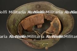 Stahlhelm camouflé capturé par un canadien avec noms de batailles. Camouflaged Stahlhelm captured by a Canadian soldier with battle names — miniature 4