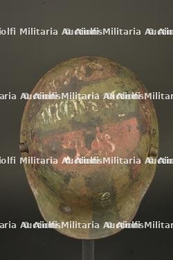 Stahlhelm camouflé capturé par un canadien avec noms de batailles. Camouflaged Stahlhelm captured by a Canadian soldier with battle names — photo 6