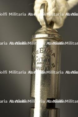 Brassard et sifflet MP. — miniature 2