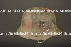 Stahlhelm camouflé capturé par un canadien avec noms de batailles. Camouflaged Stahlhelm captured by a Canadian soldier with battle names — miniature 13