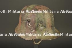 Stahlhelm camouflé capturé par un canadien avec noms de batailles. Camouflaged Stahlhelm captured by a Canadian soldier with battle names — miniature 14