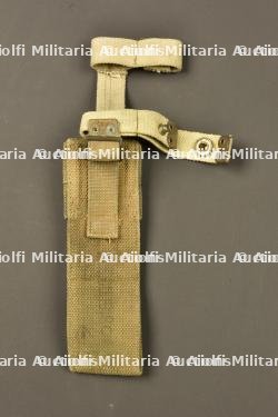 Porte baïonnette anglais en web avec reproduction de porte manche. British webbing bayonet frog with reproduction helve carrier — photo 3