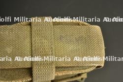 Equipement Web anglais bidon, musette et bretelles. British web equipment including canteen, haversack and braces — miniature 3