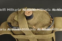 Equipement Web anglais bidon, musette et bretelles. British web equipment including canteen, haversack and braces — miniature 4