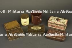 Lot de 6 boîtes anglaises et un quart. Lot of 6 British tins and one mug — photo 3