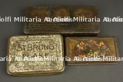 Lot de 8 boîtes anglaises et un quart. Lot of 8 British tins and one mug — photo 2