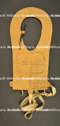 Mae Vest B-4.