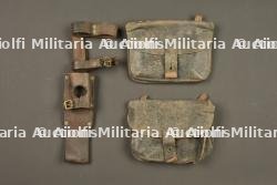 Porte manche d'outil anglais en cuir pattern 1914 et cartouchières. British Pattern 1914 leather helve carrier and ammunition pouches