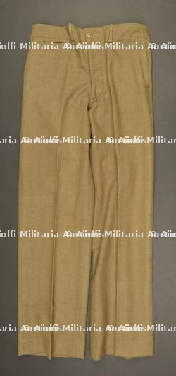 Pantalon moutarde.