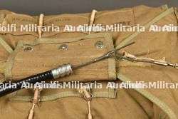 Parachute S1 avec son kit dorsal de survie. — miniature 2