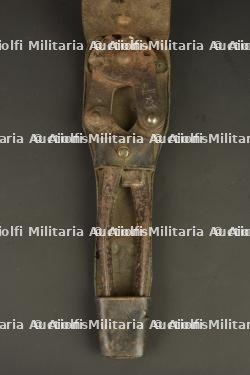 Lot d'équipement anglais gamelle, quart, pince et boite à vivres. Lot of British equipment including mess tin, mug, wire cutters and ration tin — miniature 3
