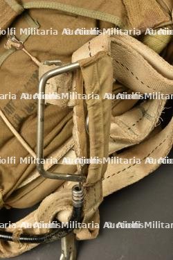 Parachute S1 avec son kit dorsal de survie. — miniature 18