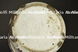 Lot d'équipement anglais gamelle, quart, pince et boite à vivres. Lot of British equipment including mess tin, mug, wire cutters and ration tin — miniature 4