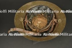 Casque anglais Brodie avec insigne du King's Own Royal Regiment de Lancaster. British Brodie helmet with badge of the King’s Own Royal Regiment of Lancaster — miniature 5