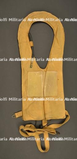 Mae Vest B-3.