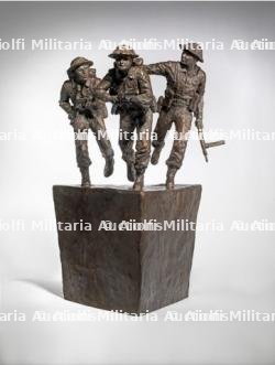 Tirage en bronze du monument réalisé en hommage aux combattants britanniques à Vers sur Mer par David Williams-Ellis. 
