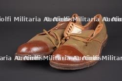 Chaussure tropicale canadienne.  Canadian tropical shoes.