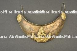 Hausse-col d’officier belge, modele 1845. Belgian officer’s gorget, model 1845.