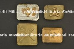 Lot de quatre plaques de ceinturon de la musique, du genie et de l’artillerie. Set of four military band, engineer and artillery belt plates.