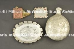 Lot d’artisanat de tranchee. Group of trench-art objects.