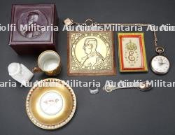 Ensemble de souvenirs du roi Albert et de la reine elisabeth. Group of souvenirs of King Albert and Queen Elisabeth.
