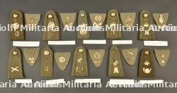 Dix paires d’insignes de col et de pattes d’epaule. Ten pairs of collar and shoulder insignia.