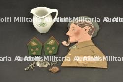 Insignes et souvenirs des Chasseurs ardennais. Ardennes Chasseurs insignia and memorabilia.
