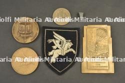 Souvenirs de parachutistes-commandos belges. Belgian paratrooper-commando memorabilia.
