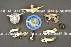 Lot d’insignes d’ecoles d’aviation, de promotions et de cadets. Group of aviation school, class and cadet badges.