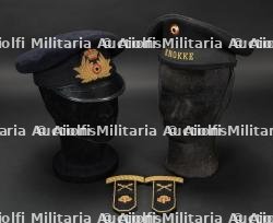 Coiffures et epaulettes de la Force navale. Belgian Naval Force headgear and epaulettes.
