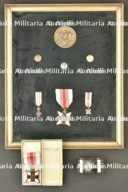 Medailles de reconnaissance des donneurs de sang. Blood donor recognition medals.
