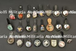 Lot de 24 insignes de la Force aerienne belge. Collection of 24 Belgian Air Force badges.