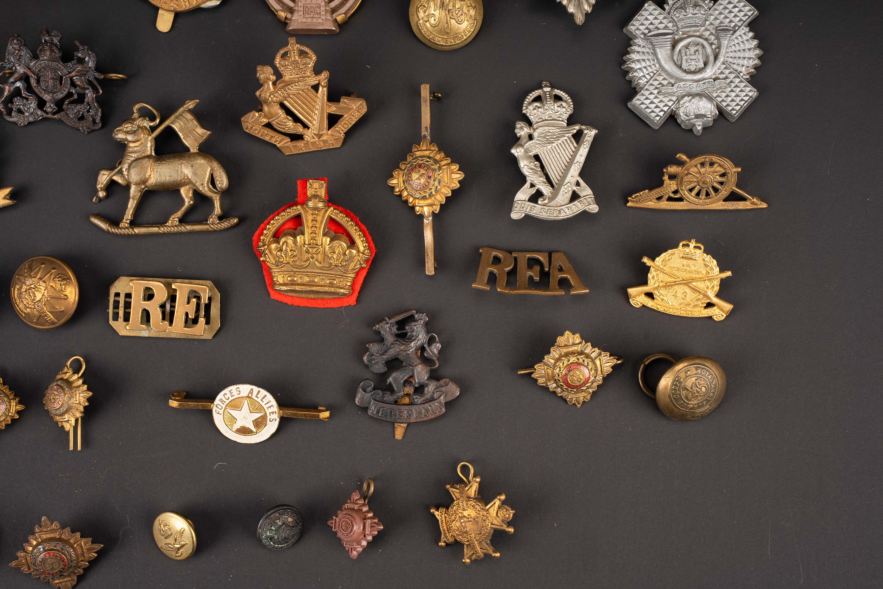 Cap badge britannique. British cap badge. — photo 5