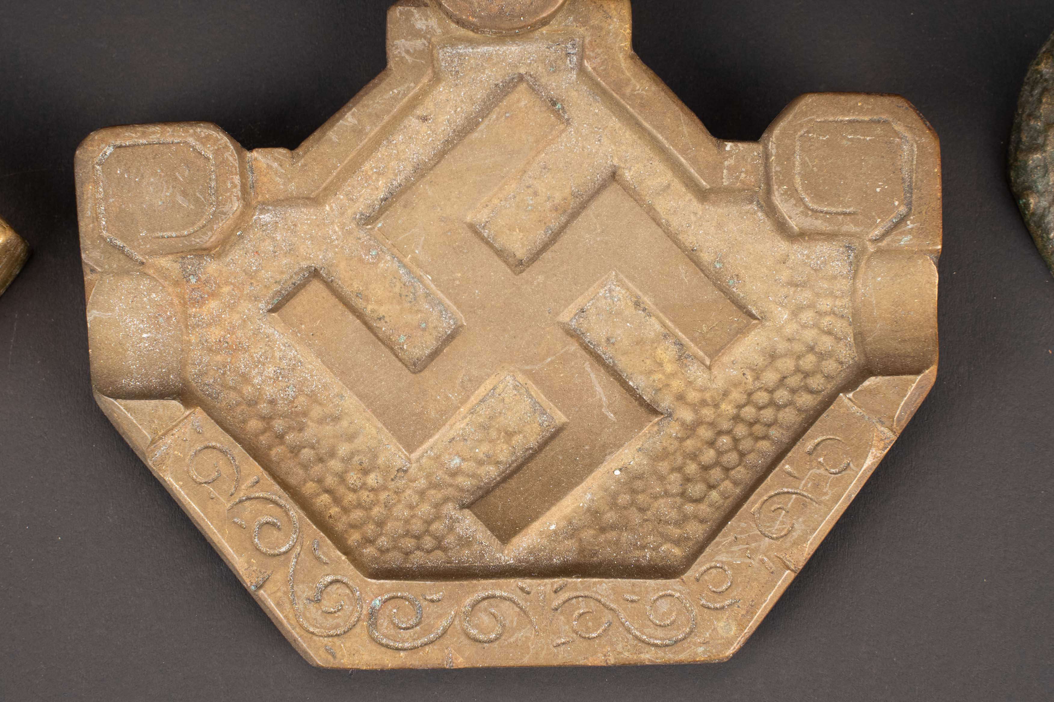 Cendriers satyrique. Satirical ashtrays. — photo 6