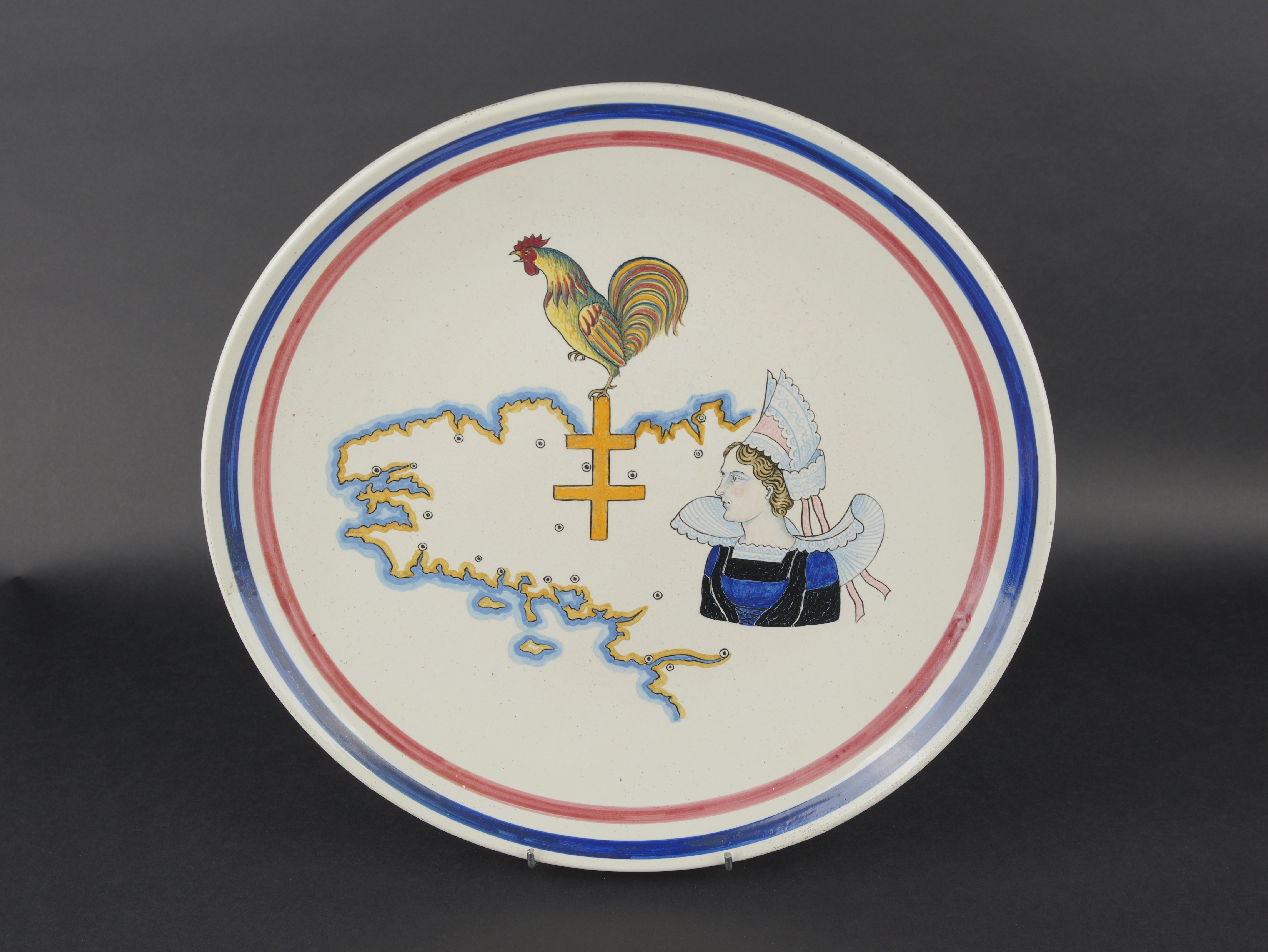 Grand plat Libération août 1944. Large Liberation August 1944 platter. — photo 1