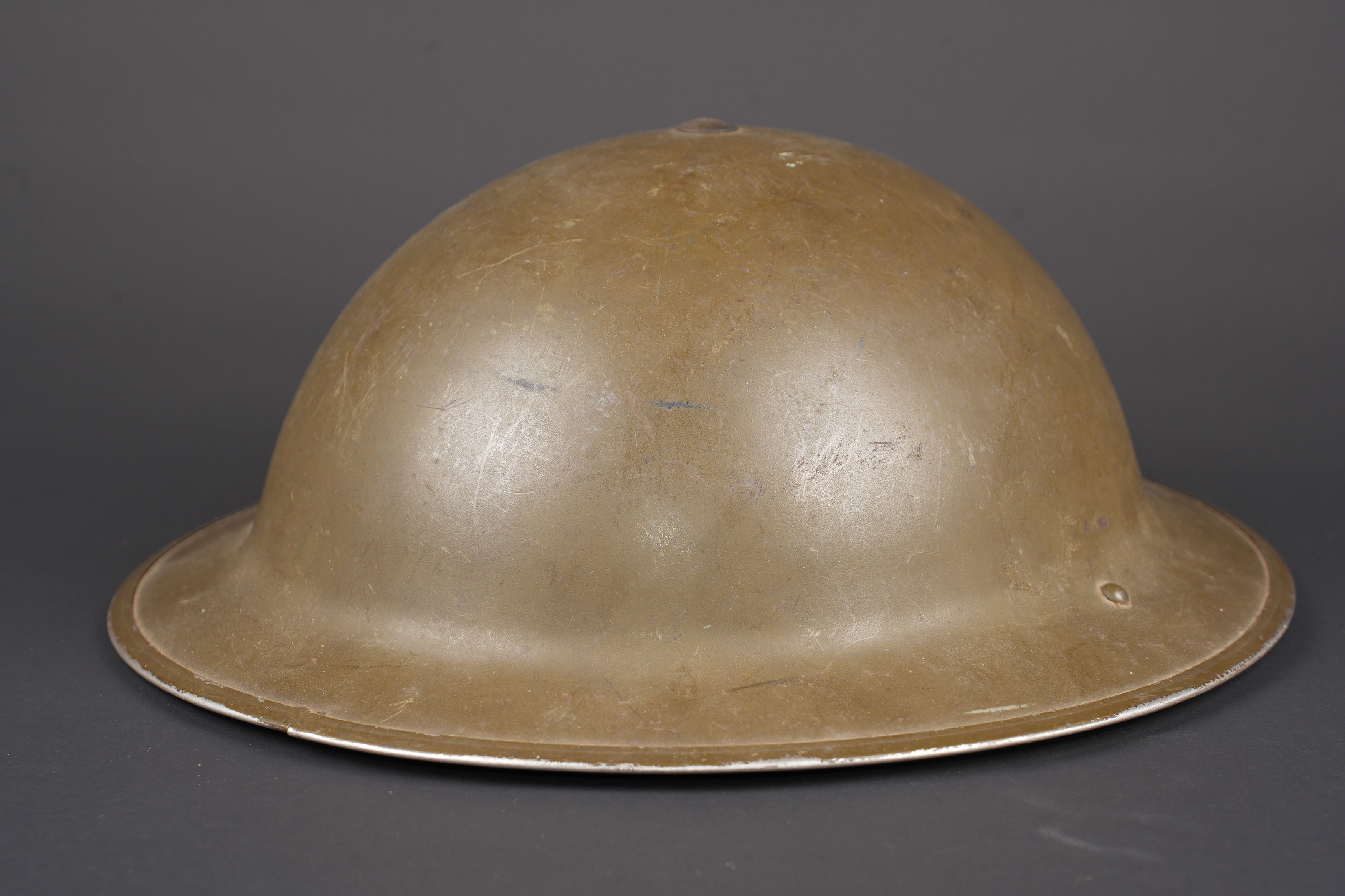 Casque canadien. Canadian helmet. — photo 1