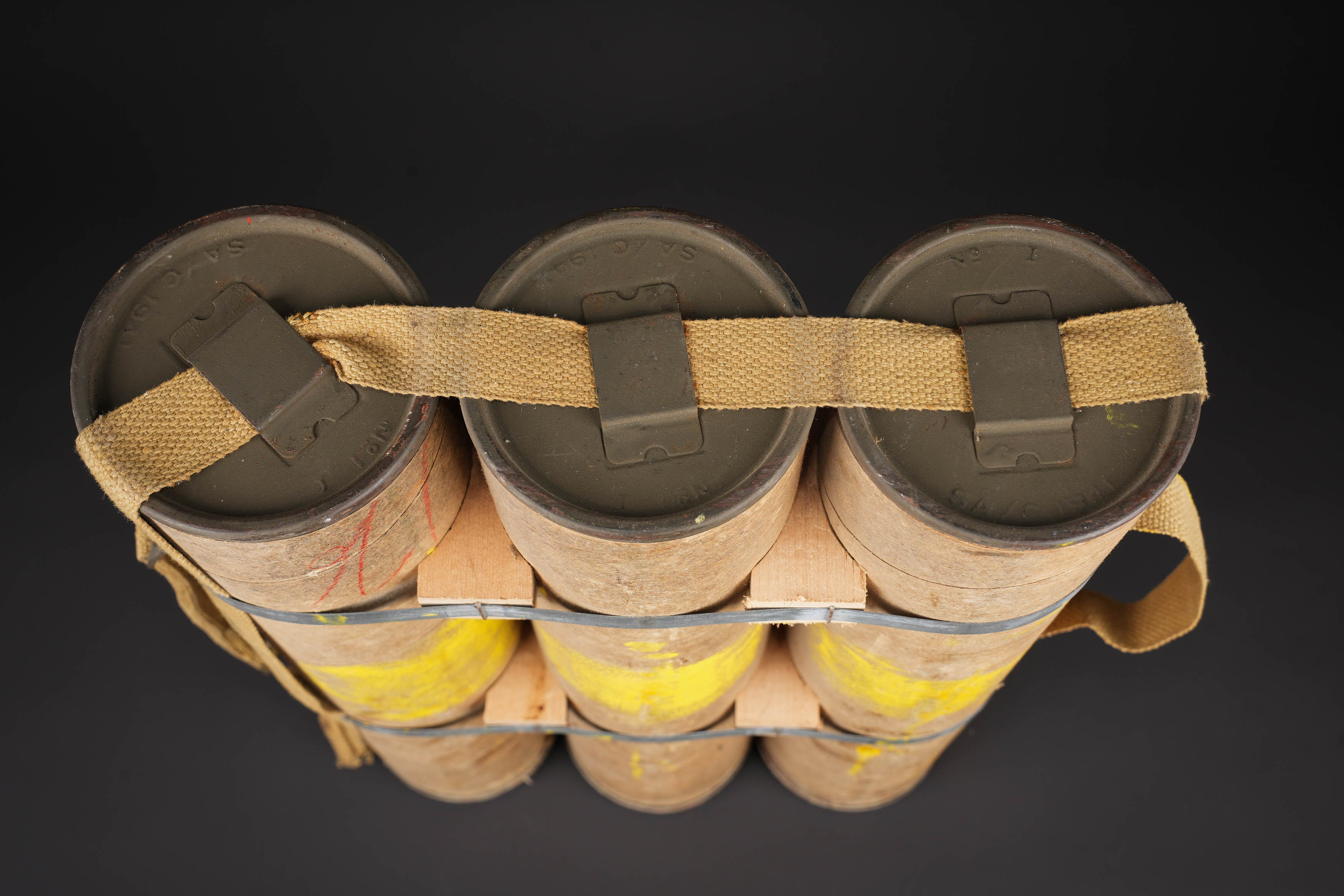 Container pour obus canadien. Canadian shell container. — photo 4