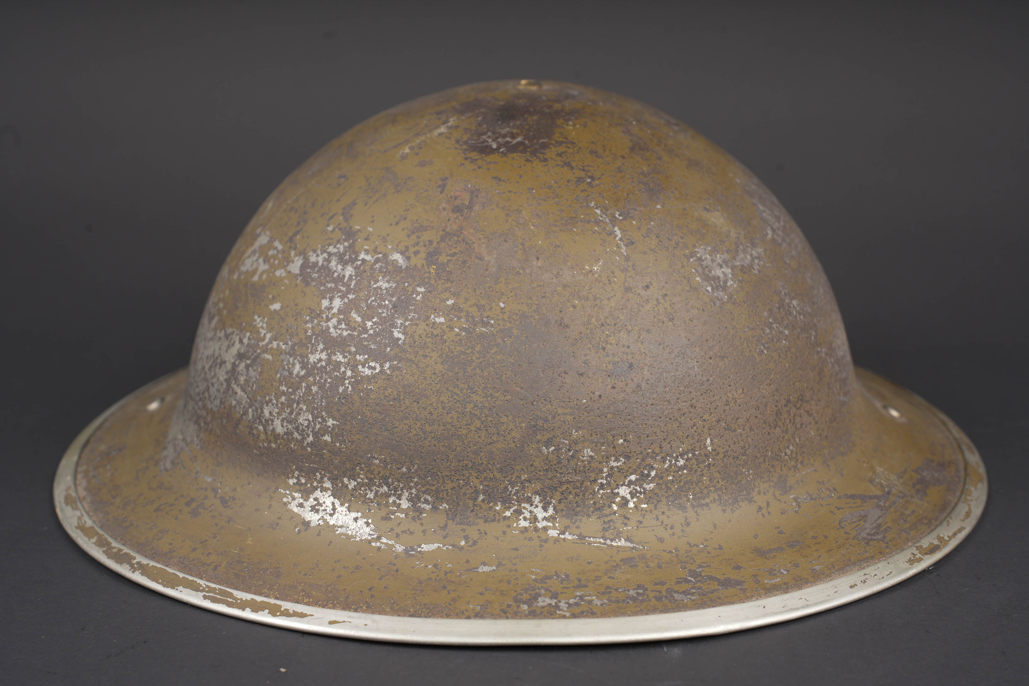 Casque canadien. Canadian helmet. — photo 2